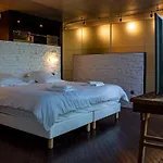 Villa Nola *