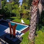 Nola Villa
